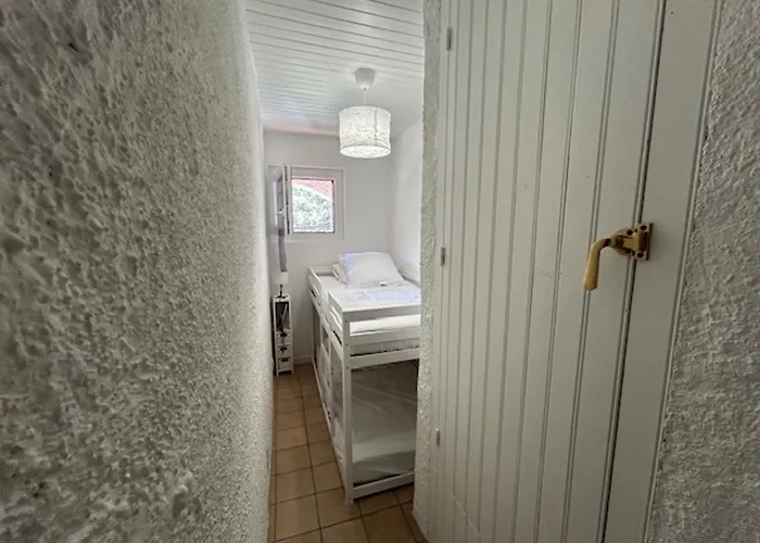 Climatisé Pour 4 Personnes Proche - Fr-1-837-6 *