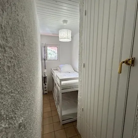 Climatisé Pour 4 Personnes Proche - Fr-1-837-6 *
